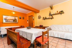 Le Piramidi Seaside House