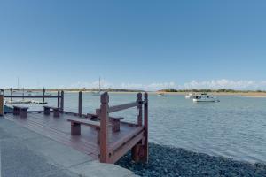 2B Broadwater Views in Labrador