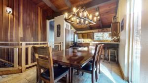 Mammoth Estates #140 condo