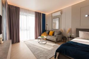 Cortina North - Modern Studio Apartment with Balcony