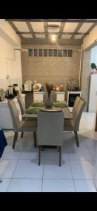 2 quartos, próximo circuitos