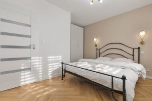 Elegant 1BR Apt with AC