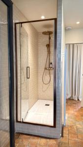Hotels MiHotel Tour Rose : photos des chambres