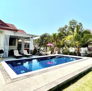 Nongnuchs Homestay Interior Queen Room