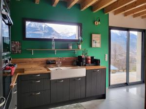 Chalets Chalet de montagne, Piscine avec vue et bain nordique : photos des chambres