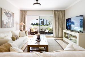 San Pedro beachside apartment