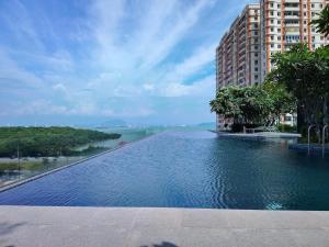 Skycity & Sea View Penang 3BR 10Pax