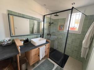 Maisons de vacances Maison clim-jardin - proche mer - 6 couchages - ideal planchistes : photos des chambres