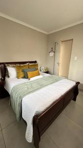 cozy home in traquil area