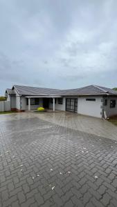 cozy home in traquil area