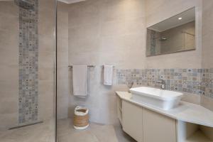 704 Oyster Quays - by Stay in Umhlanga