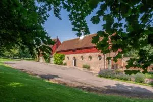 Belchamp Hall Stables - Gestingthorpe