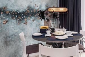 Coast Apartment Close to the Beach with Parking & Balcony by Noclegi Renters