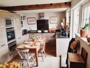 Hamble Riverside Cottage