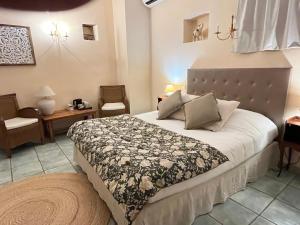 Hotels Logis Hotel La Bastide des Monges : photos des chambres