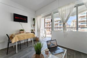 Salou Seafront! Private Terrace - AC & WiFi