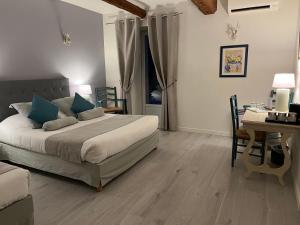 Hotels Logis Hotel La Bastide des Monges : photos des chambres