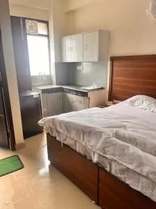 Apna Homes Stay & Hotel I Gurugram I Sector-71 - Khāndsa