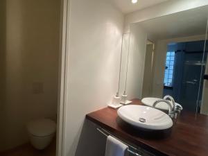 Maisons d'hotes Domaine Spa Perret-Au Calme-Chateau ArtDeco MasterSuite B&B et-ou Gite de Charme-A3Mn Giverny-Jardins Monet-Le Vexin-Piscine Ete-Parc 3Ha-Aire Enfants-PingPong-Options Diner-Billard-Massage-Yoga-Coaching-Fitness-Sauna-Hammam-Promo 2Nuits 1HJacuzzi Offerte : photos des chambres