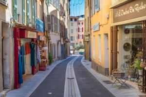 Appartements Grand 2 pieces calme au coeur de Cotignac : photos des chambres