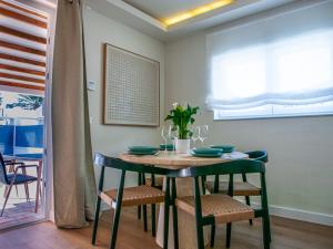 New house 80 m from the beach