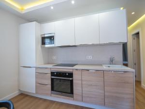 New house 80 m from the beach