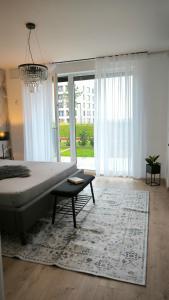 Exclusive City Apartment & Garden Bliss & Near Center & Free Parking