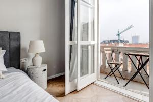 Sofias Elegant Urban Retreat