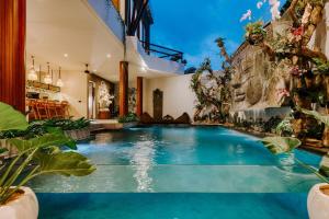 Canggu Buddha Waterfall Villa