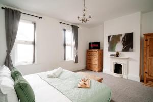 Spacious City Centre Family Contractors WiFi