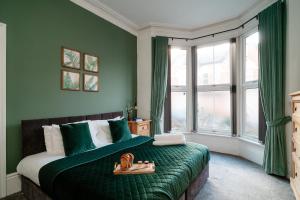 Spacious City Centre Family Contractors WiFi