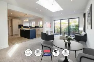 3 Bedroom Bungalow House Short Term Rental & Flexible Renting Lincoln With Free WiFi And Free Parking - Swinderby