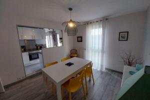 Appartements Spacious apartment with balcony : photos des chambres