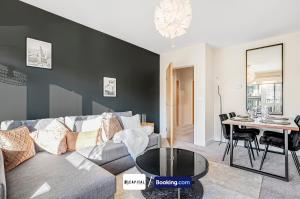 Last-Minute Escape l 1 Bed Apt, Luxury Balcony By Capital Retreats Short Lets & Serviced Accommodation in Colindale With Free WiFi
