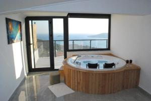 KaşKalkanDenizmanzingJacuzzi with IcatacodDaire
