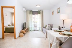 Es Freus Modern apartment in quiet area