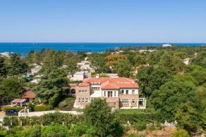 Luxury Villa Lionea in Poreč for 10 people with sea view & private pool