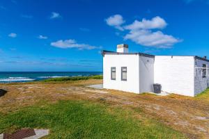 Beach Bungalow No 13 - Salted Fynbos Staying