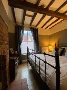 Old country cottage - Mappleton