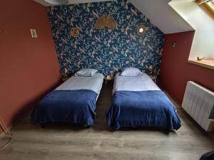 chambre 2 lits dune personne