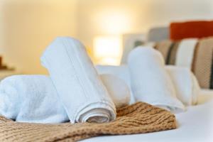 Cozy and Quiet Central 2 minutes walk from Main Street flat w Garden