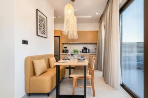 Beach Luxury Homes - Zoe