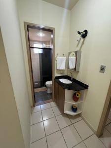 Apt 2 qtos a uma quadra do mar com ar condicionado