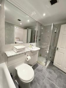 Stay in Westminster and Victoria