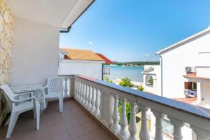 Beachfront Apartments Lopar (4419)