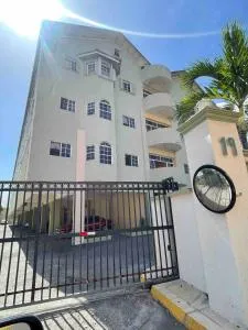 One bedroom City Apartment Fully AC with 24hrs Security - Cross Roads