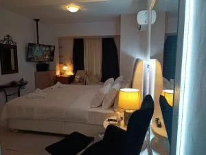 Love - Roússa Límni