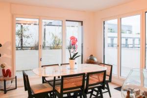 Spacious 3 Bedrooms with Terrace Saint Ouen