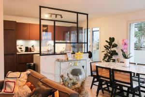 Spacious 3 Bedrooms with Terrace Saint Ouen