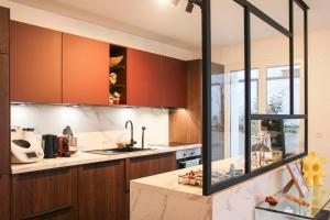 Spacious 3 Bedrooms with Terrace Saint Ouen